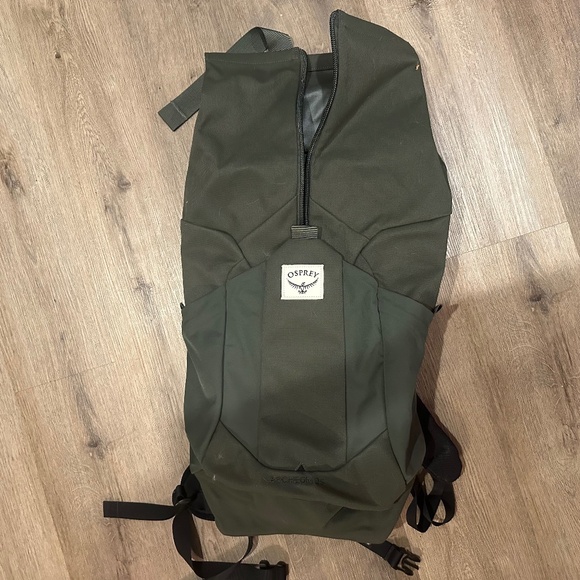 Used Osprey Archeon 25 Rolltop Backpack Green - Picture 1 of 5